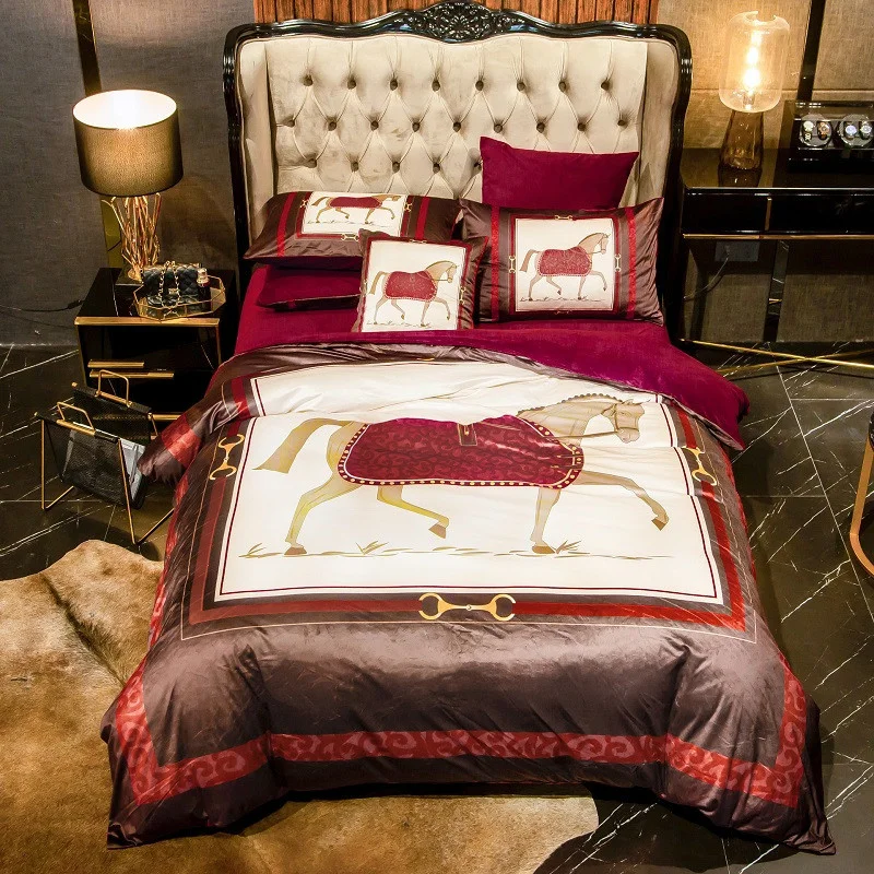 

Luxury European Court Bedding set War Horse Printing Winter Thick Fleece Fabric Flannel Velvet Duvet cover Bed sheet Pillowcases
