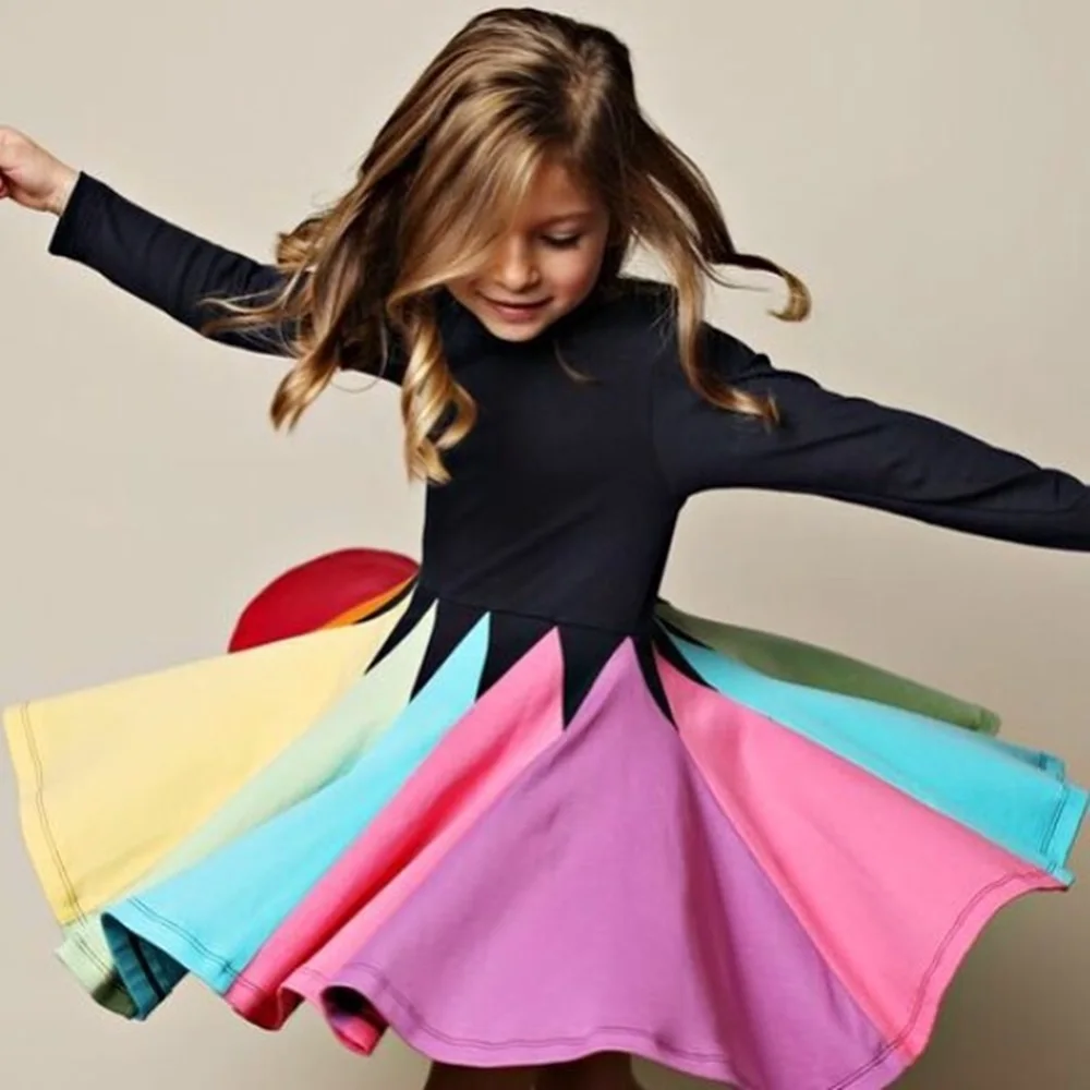 Детское платье на бретельках с разноцветными вставками для маленьких девочек |