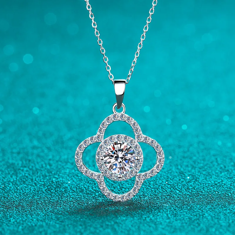 

Four-Leaf Clover Moissanite 1ct Pendant Necklace Cute S925 Sterling Silver Female Necklace Women Clavicle Chain Fine Jewelry