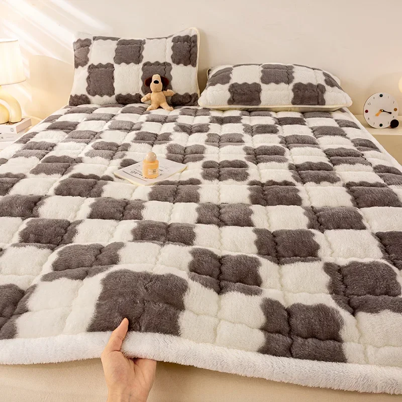 Зимние плюшевые мягкие наматрасники теплая стеганая простыня для общежития