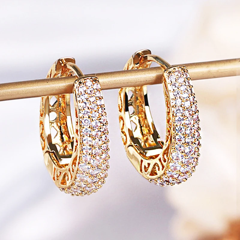 

2022 Fashion French Hoop Earrings for Women Inlay Shine Exquisite Zircon Luxury Temperament Elegant Ladies Earring Jewelry Gift