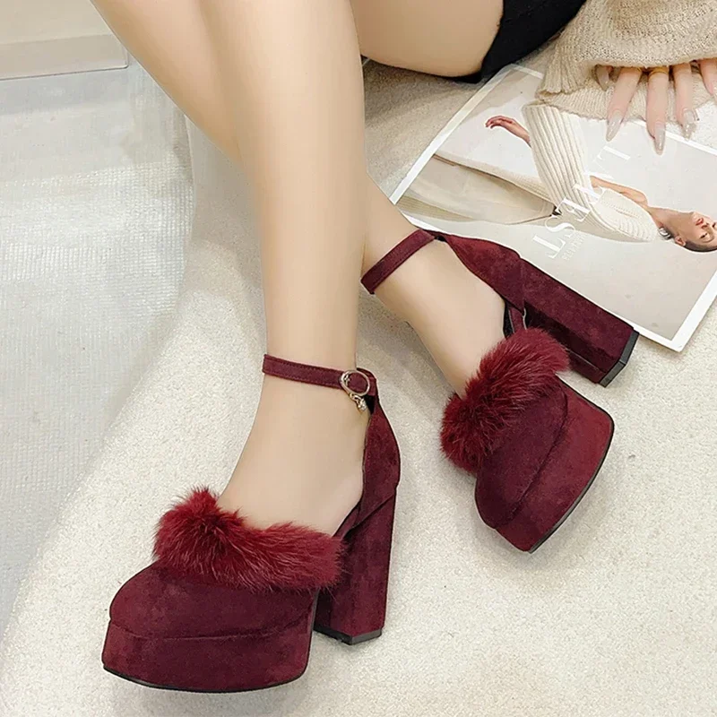 Женские замшевые туфли на меху высоком каблуке женские сандалии новинка зимы 2025