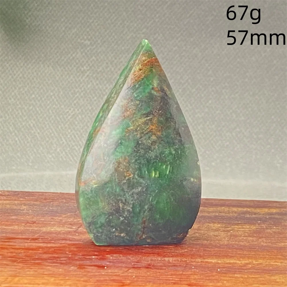 

Изумрудный кристалл для медитации