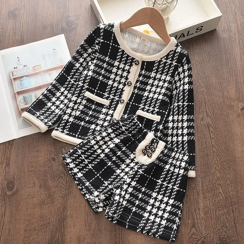 

Autumn New Children's Suit Girls Western Style Small Fragrance Black Plaid Pattern Jacket + Shorts Two-piece Set