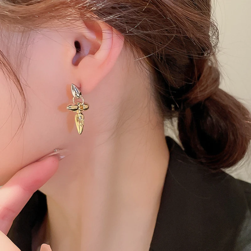 

U-Magical Statement Geometrical Gold Silver Contrasted Dangle Earings for Women Fashion Letter Waterdrop Metal Earings Jewellery