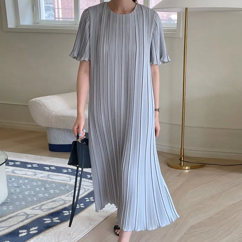 

SuperAen 2022 Summer Solid O Neck Pleated Loose Casual Short Sleeve Straight Knee-length Dresses for Women