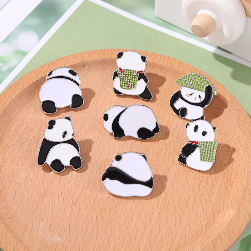 

2022 New Cartoon Chinese Panda Brooch Cute Animal Pins Metal Badge Clothing Props Accessories bamboo Giant Jewelry collar pin