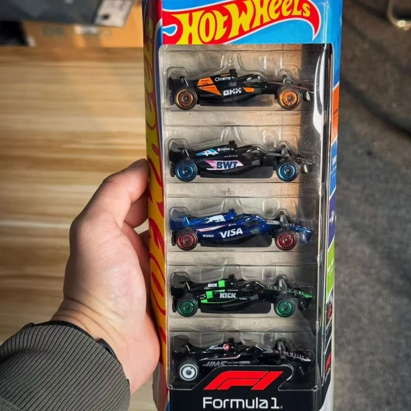 Коллекционный набор из пяти моделей гоночных болидов Формулы-1 Hot Wheels: Ferrari, McLaren, Mercedes, из литого металла, для взрослых коллекционеров (art.: 3920dc6f01aaf) - 3920dc6f01aaf