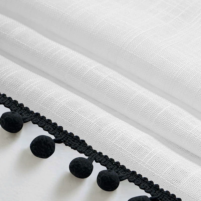 Прозрачные шторы MUJIN с помпонами