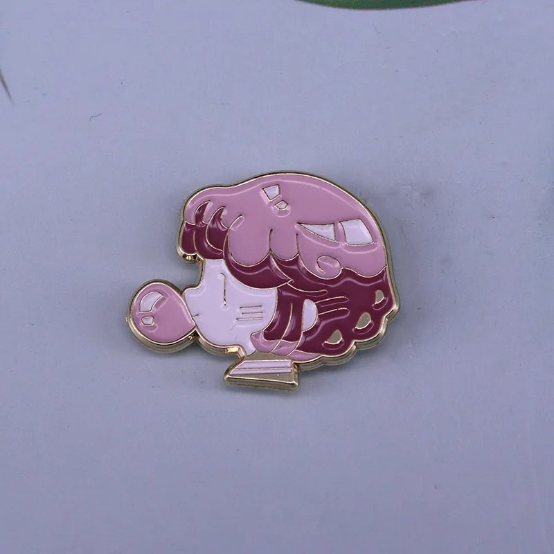 Бэйдж эмалированный симпатичной, но сильной девочкой Кайей для фестиваля, дня рождения, Рождества и Дня святого Валентина.