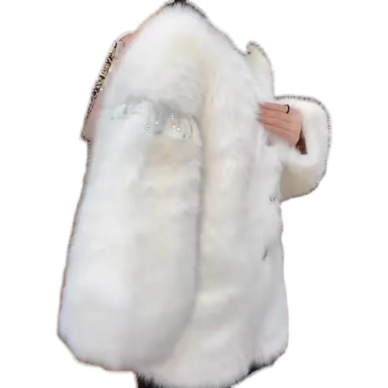 Рисунок 5 - Зимняя меховая женская куртка с длинным рукавом