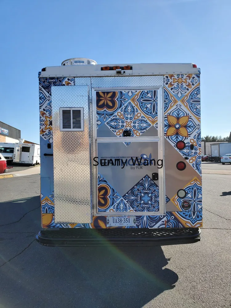 Рисунок 5 - Передвижные киоски от производителя