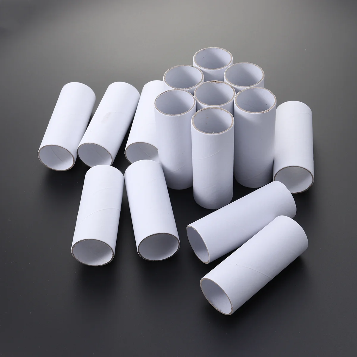 

15pcs White Kraft Paper Roll Paperboard Tubes Round Kraft Paper Containers for School Kindergarten Easel Drawing DIY Painting