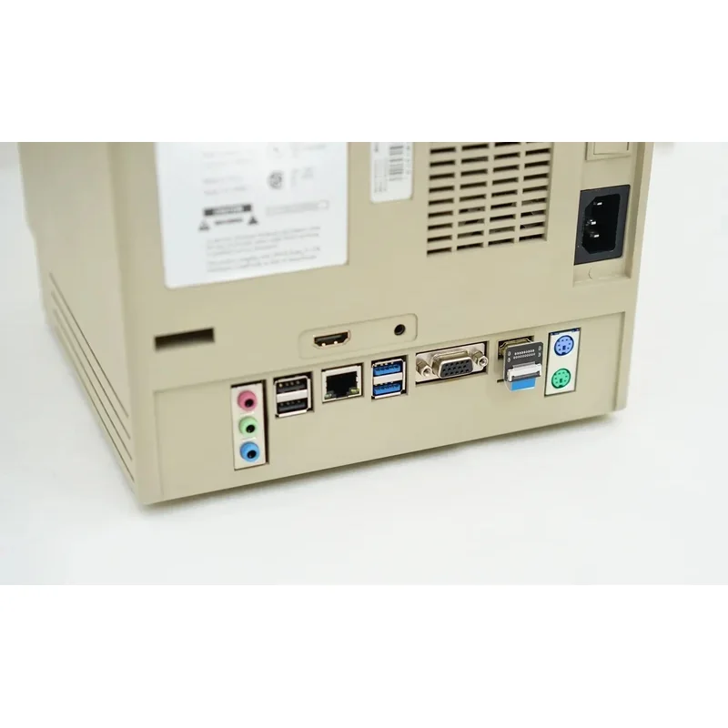 8-дюймовые настольные компьютеры второго поколения в стиле ретро Macintosh все одном