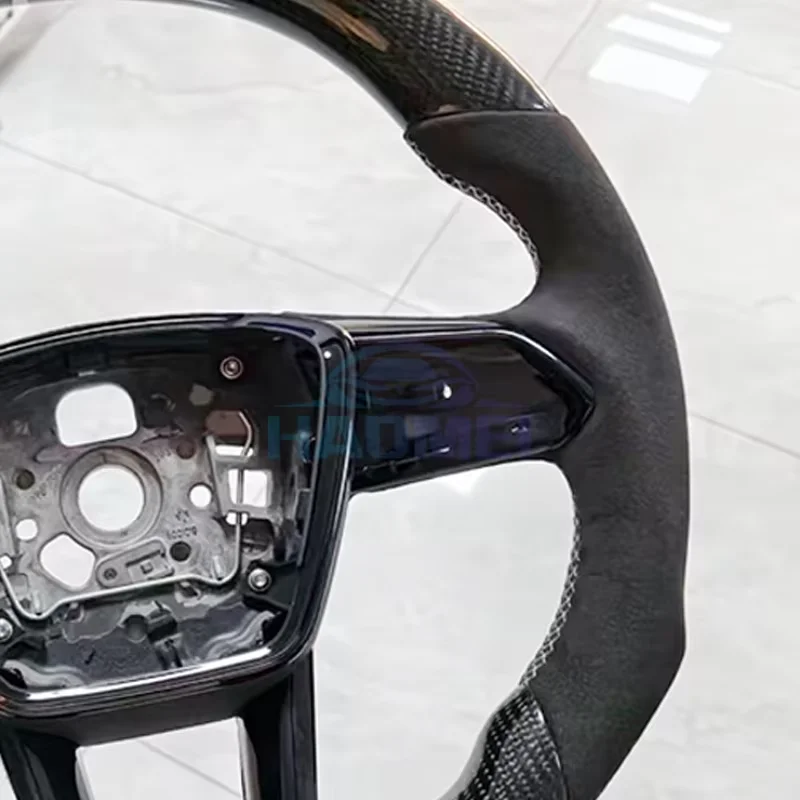 Фото Подходит для Audi A6 A7 C8 RS6 2019-2025, акриловая накладка на руль, совместима с материалом Alcantara. №3