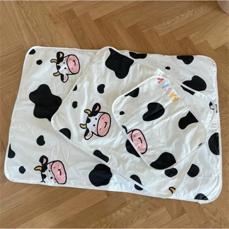 

Physiological Period Leak Proof Bed Mat Cute Cartoon Bear Menstrual Pure Cotton Pad Washable Dormitory Leak Proof Diaper Cushion