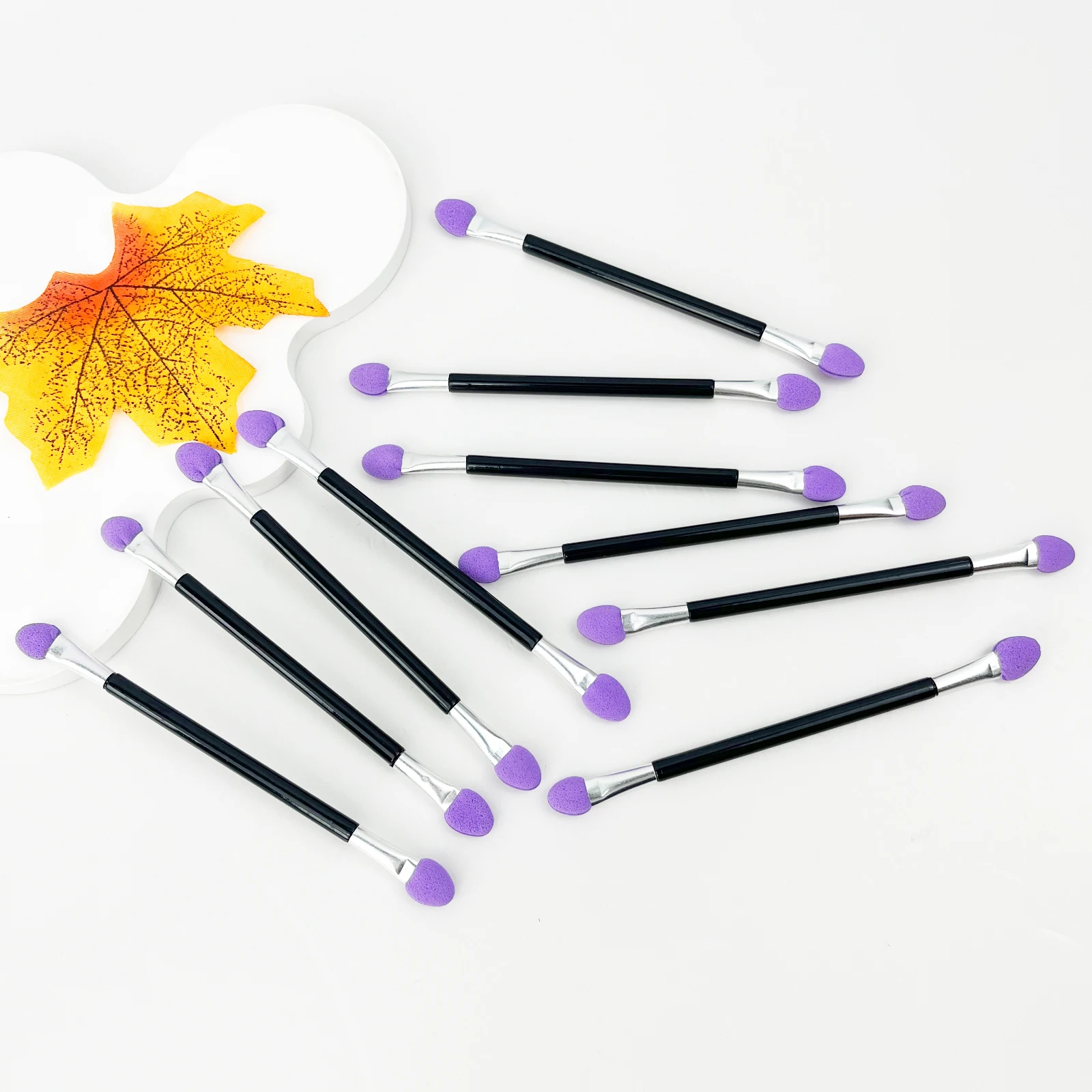 Набор фиолетовых кистей 26 шт. с треугольными буфами серебристые плоские головки