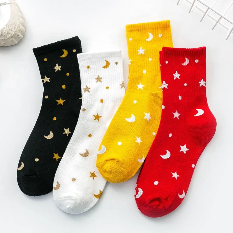 

Новые модные однотонные носки со звездным принтом, хлопковые носки со звездой и луной, спортивные поглощающие пот носки, универсальные носк...