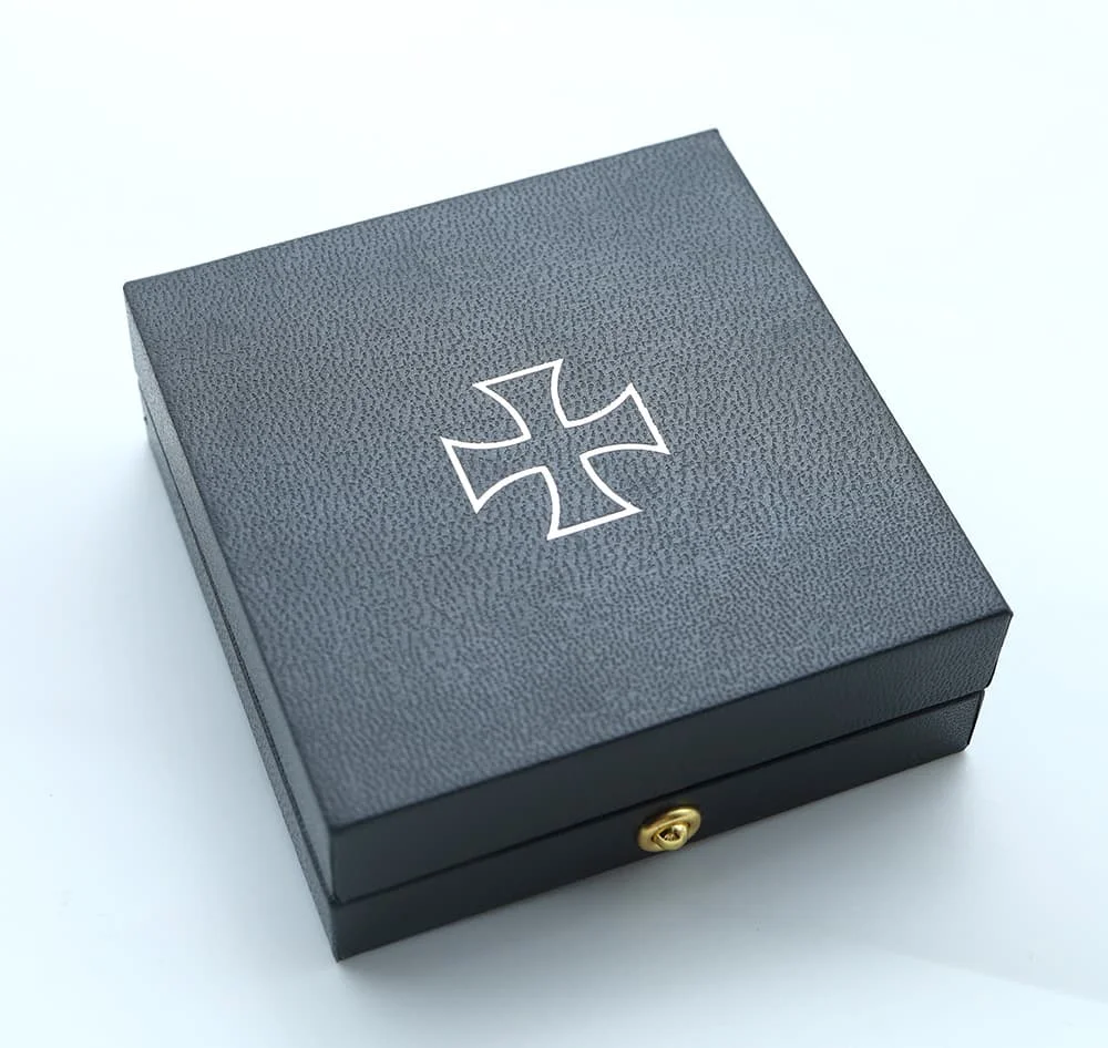 

Шкатулка для реплики немецкого железного креста 1-го класса