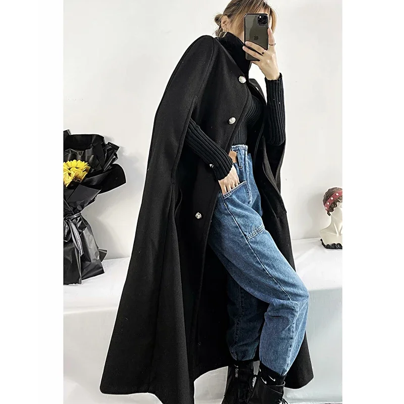 Рисунок 5 - Женское длинное пальто с карманами