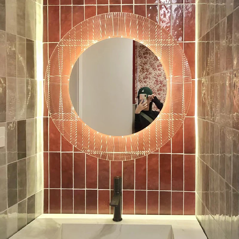 

Дизайнерское настенное зеркало для ванной комнаты, зеркало для макияжа со светодиодной подсветкой, креативное пластиковое круглое декорат...