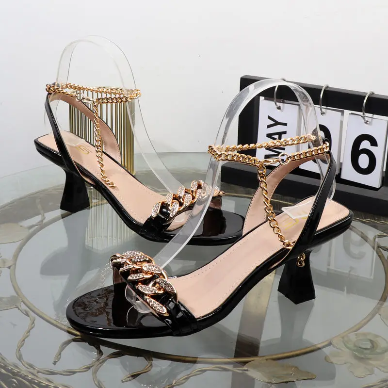 

Metal Chain Designer Sandals Women Rhinestones Fashion Sandals Stiletto High Heels Open-toed Women Shoes 2023 New Zapatos Mujer