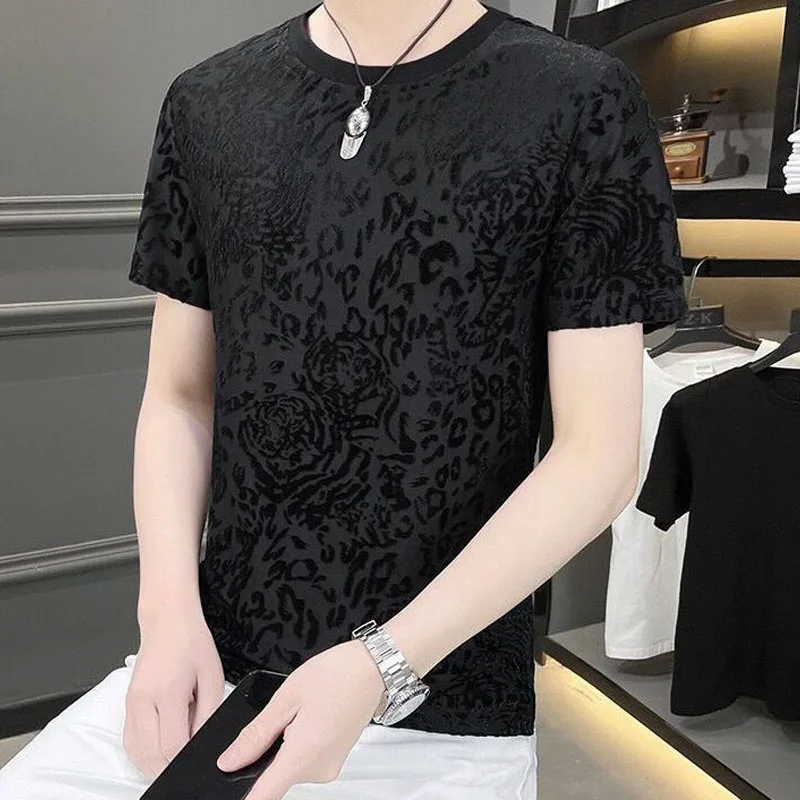 

Men Round Neck Tops 2023 Summer Korean Velour Jacquard Weave Clothes Fashion Ventilate Male T-shirt
