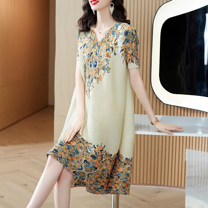 

Dress female 2022 Summer retro national style thin fold dress temperament v neck short sleeve loose mid -length skirt female