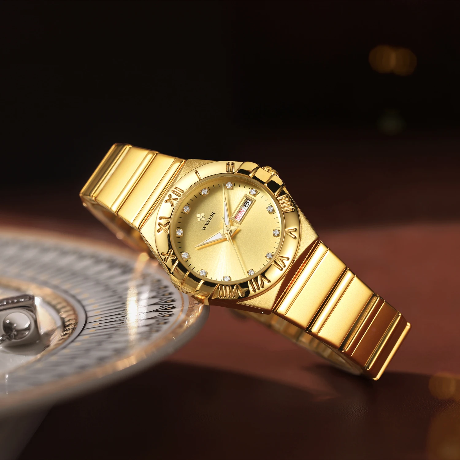 WWOOR New Fashion Women Watch Top Brand Gold Stain Steel Waterproof Date Quartz Ladies Watch Luxury Clock Gifts Relogio Feminino