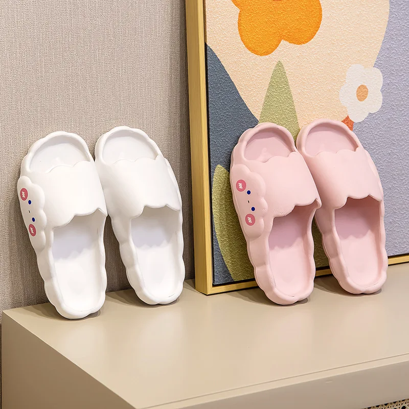 

Summer Cloud Design Women Slipper Lovely Cartoon Sandals Female Couples Outdoor EVA Thick Platform Rebound Sole Beach Home Shoes