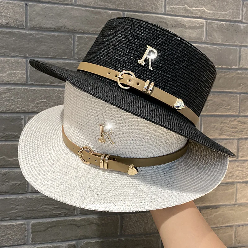 

Summer Flat Top Straw Hats for Women New Metal R Letter Fashionable Beach Sun Hat Females Elegant Holidays Boater Hat