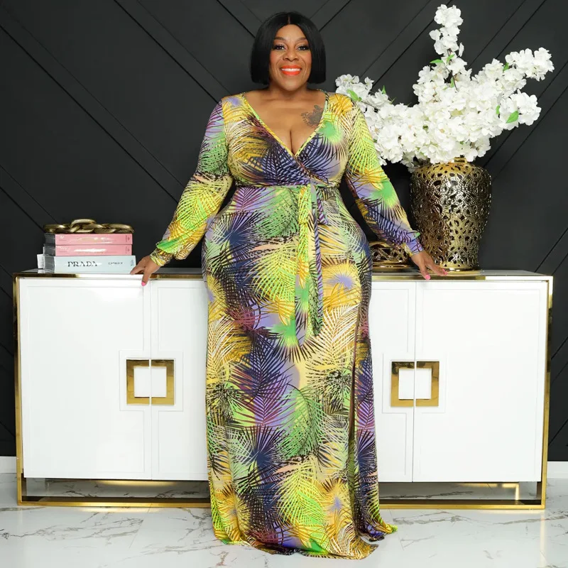 Женское платье с V-образным вырезом длинным рукавом и поясом