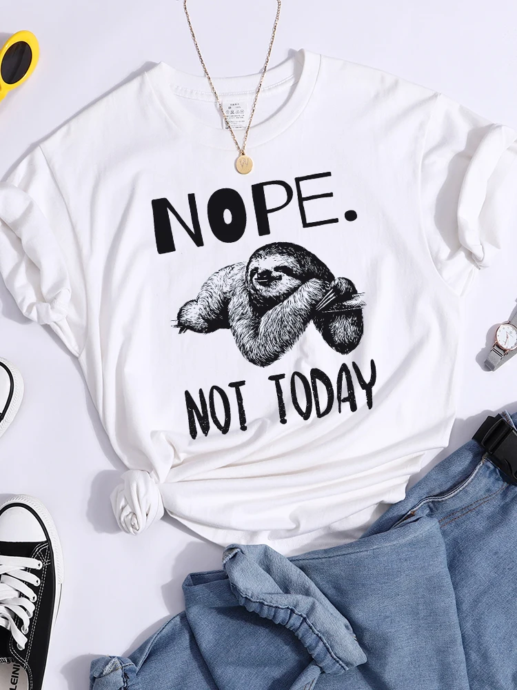 

Kawaii Brown Sloth Cartoons Female T-Shirts Fashion Casual Tshirts Street Hip Hop Tee Clothing O-Neck Summer Crop Top Clothes