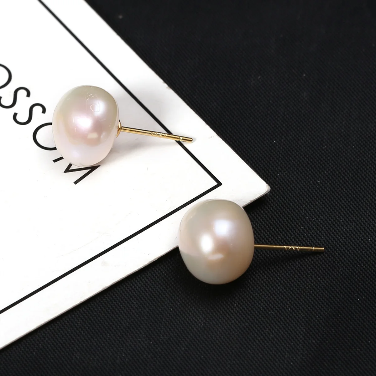 

Women's Natural Fresh Water Pearl Round Minimalist Pendant Earrings Elegant Earrings Wedding Party Fashion Jewelry Exquisite Gif