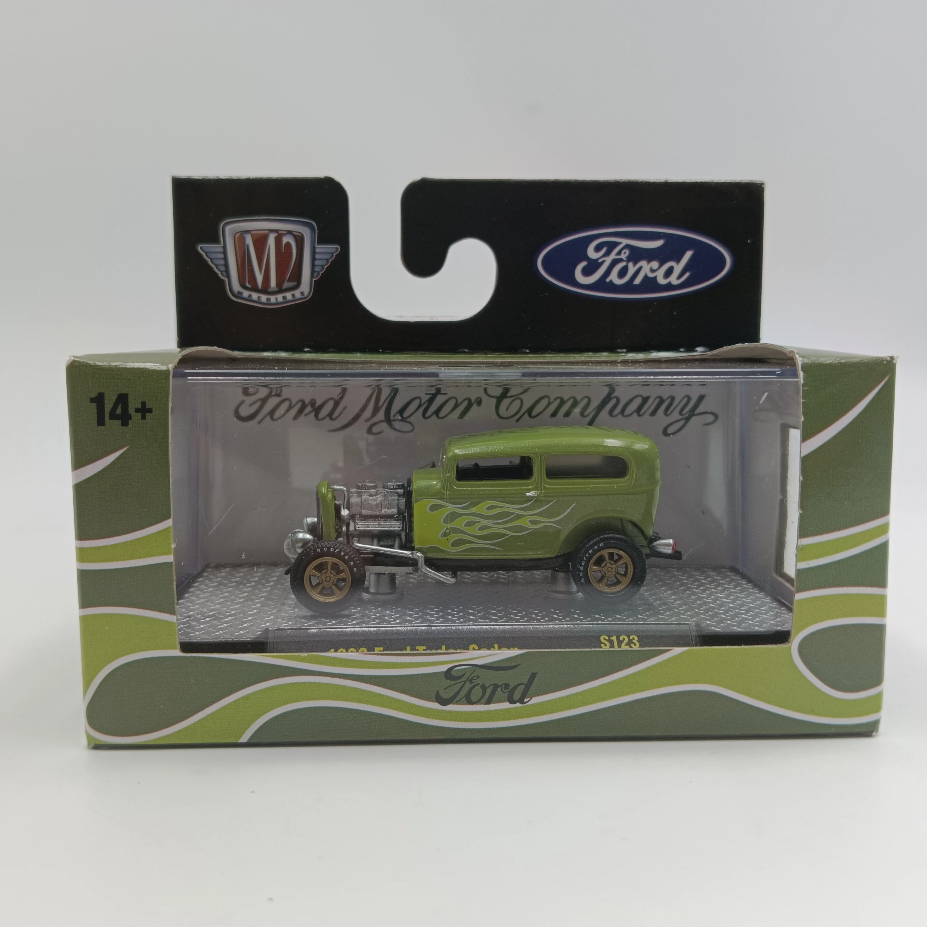 M2 Machines 1/64 1932 Ford Tudor Sedan модель автомобиля из сплава редкая коллекция игрушек