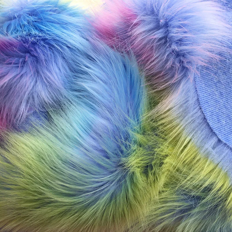 Хорошая цветная ткань из искусственного лисьего меха длиной около 4-5 см полоса