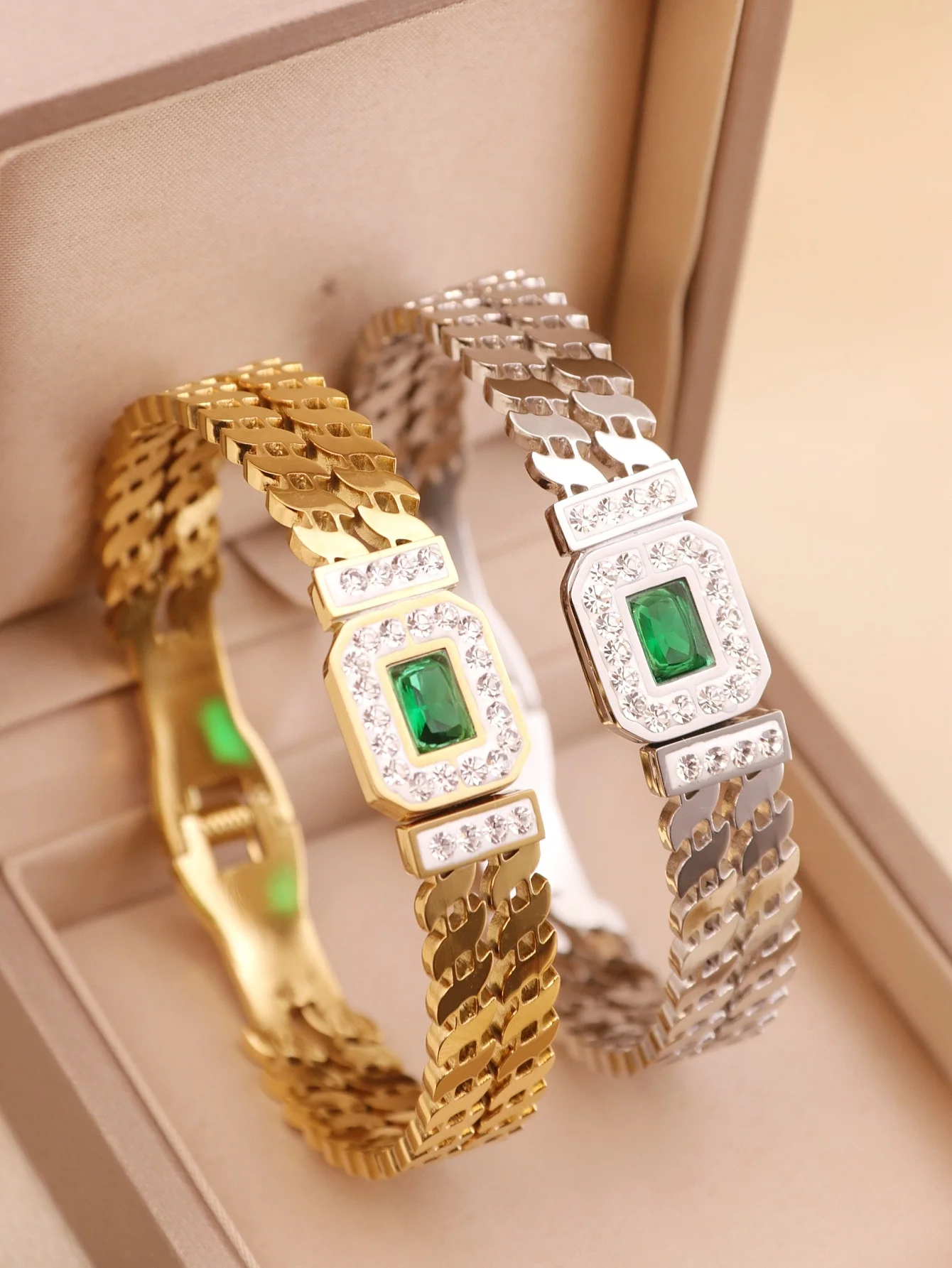 Модный женский браслет из титановой стали