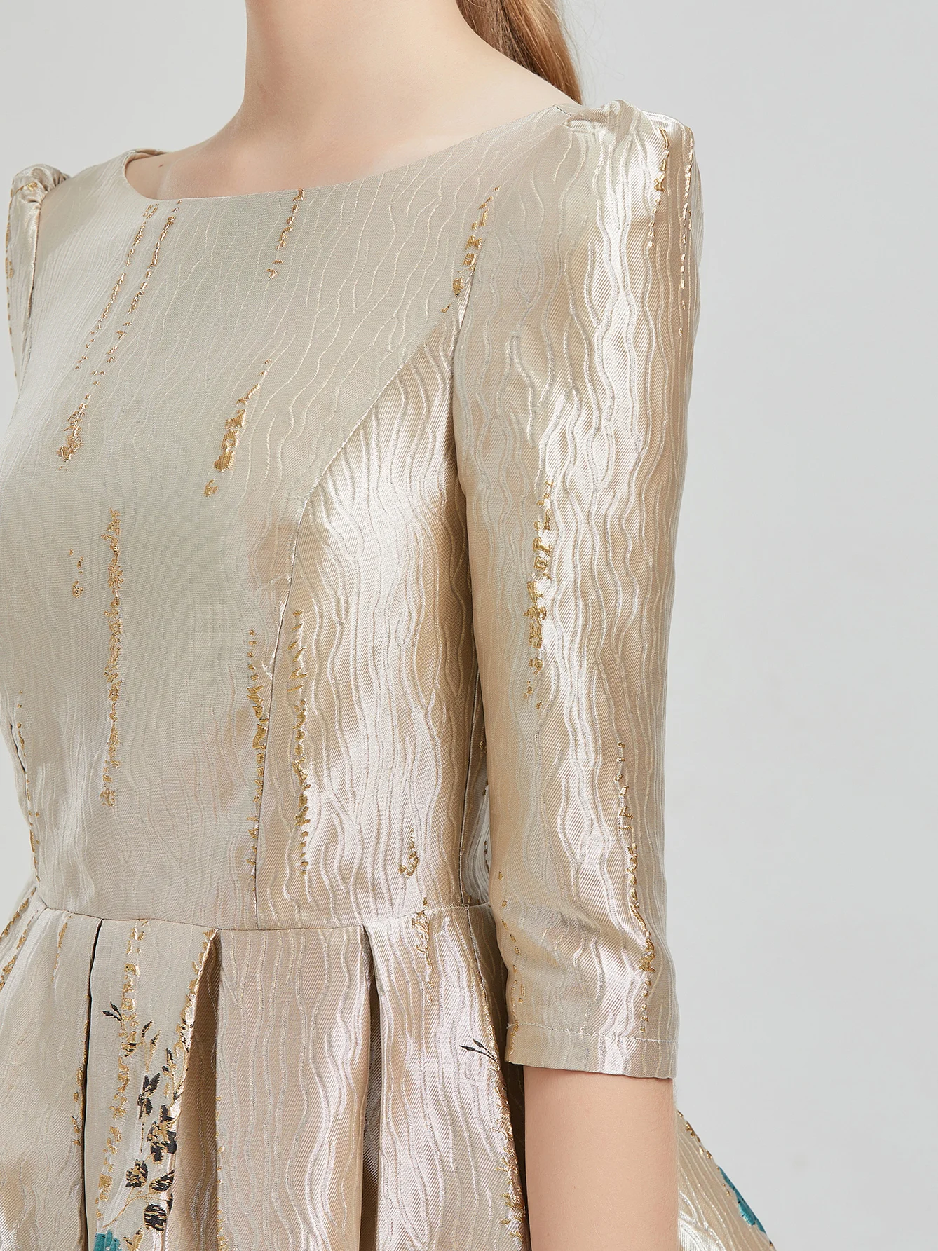 Женское жаккардовое платье с цветочным принтом