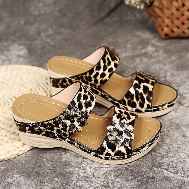 Retro Slippers for Women Summer Platform Sandals 2023 New Leopard Print Snake Pattern Women Shoes Comfy Wedges Beach Slippers
