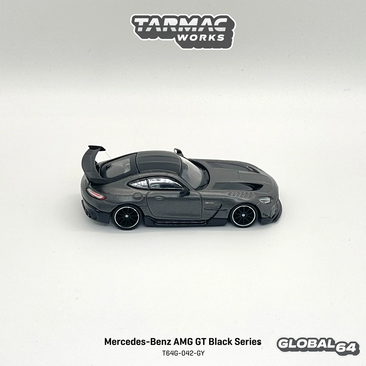 Фото Tarmac Works T64G‑042‑GY 1:64 Mercedes‑Benz AMG GT Black Series Коллекционная литая модель автомобиля из сплава в наличии, готова к отправке. №3