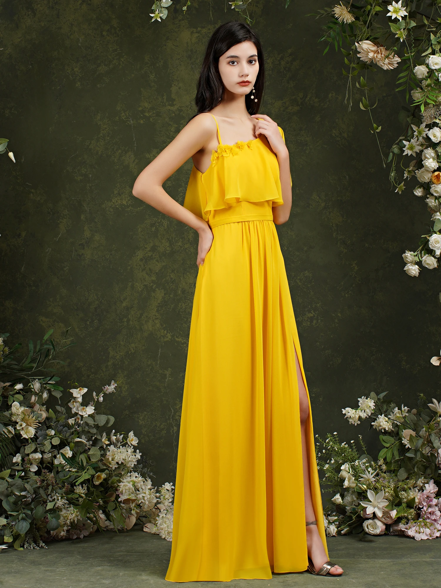 Шифоновые платья подружек невесты с карманами трапециевидного силуэта