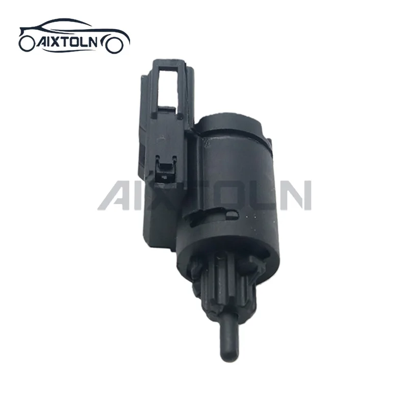 Фото Датчик стоп-сигнала для Audi TT 8N3 MK1, A3 8L, A4, VW Golf IV, Jetta, Passat, Skoda Octavia, SEAT Leon, автозапчасти 1J0945511D, 1J0945511A №5