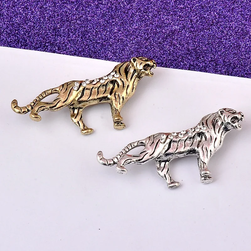 

1pc Fashion Gold Silver Women Men Tiger Shape Brooch Creative Lucky 2022 Decorative Jewelry For Suit Jacket Scarf Buckle