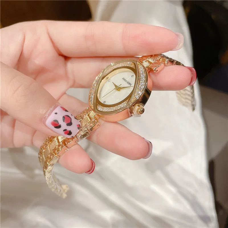 Рисунок 6 - Часы наручные женские кварцевые со стразами