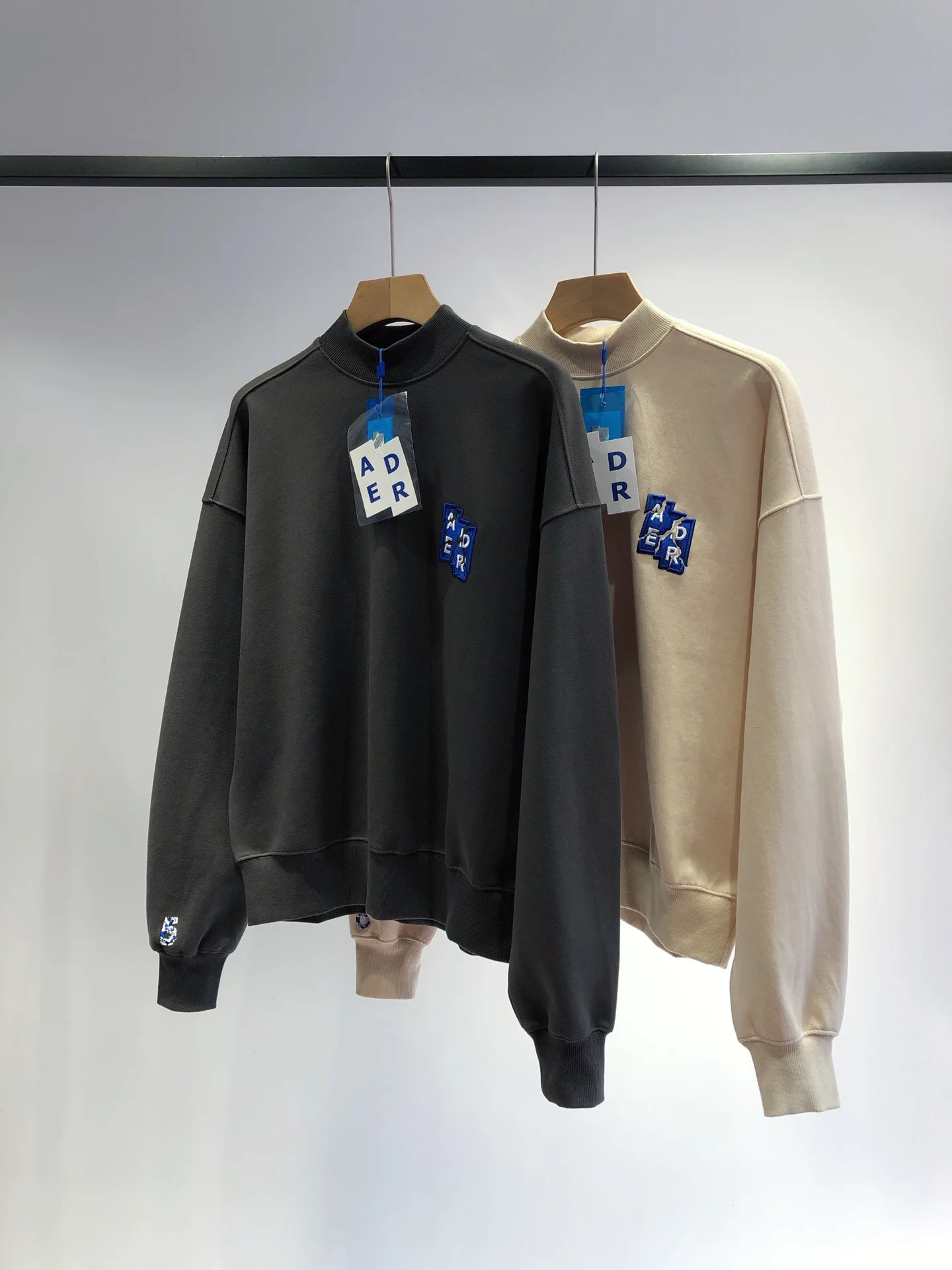 

Adererror 6th Anniversary Limited Edition Hoodie Pullover Crack Letter Embroidered Crew Neck Hoodie for Men and Women ADER ERROR