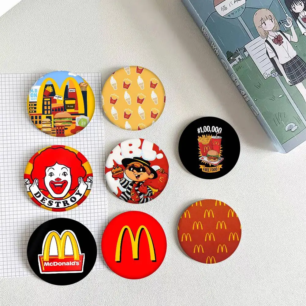 Фото Модный круглый значок с логотипом McDonald's, креативная брошь, аксессуар для одежды и рюкзаков, нагрудный значок №1