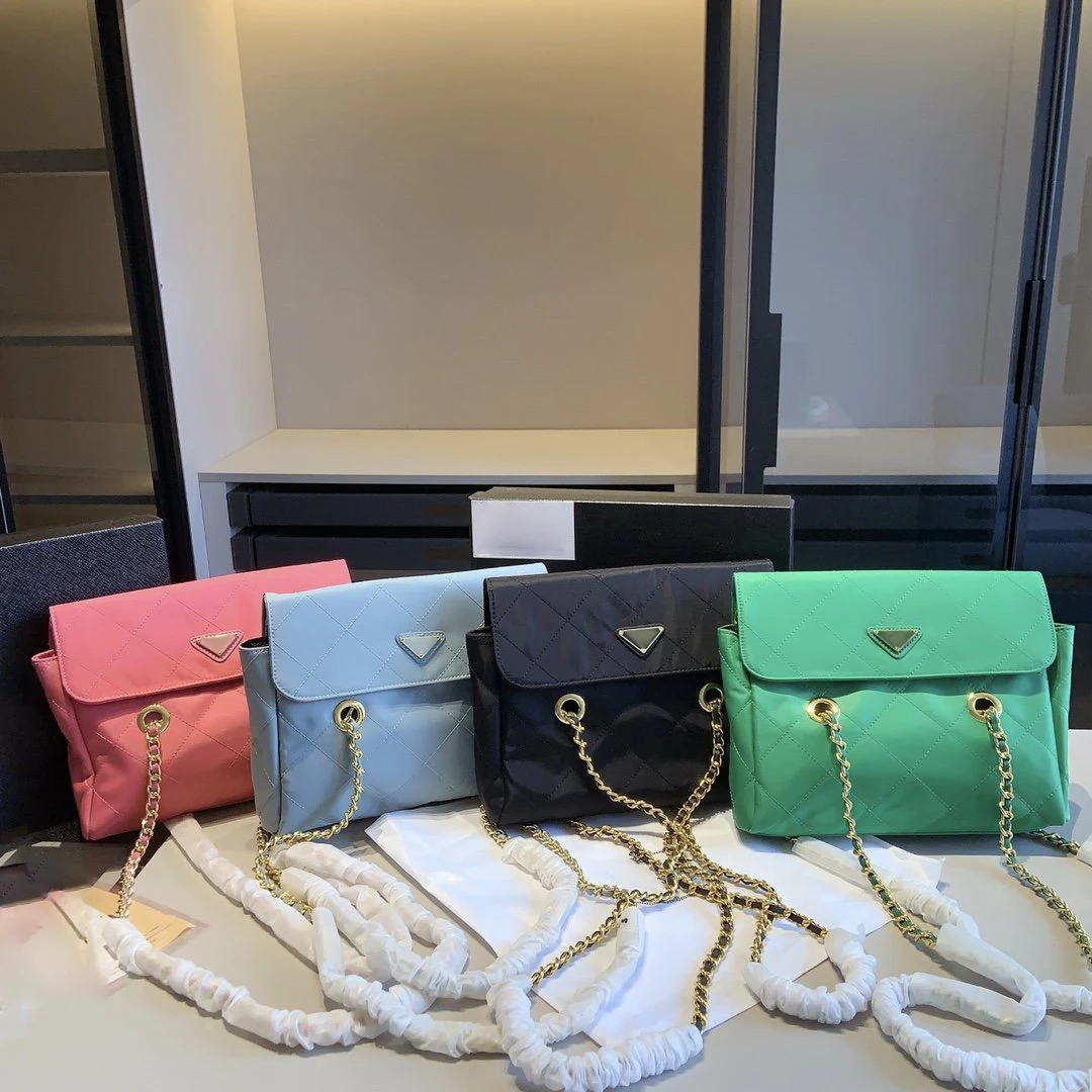 

Versatile and Large Capacity Bag for Women's Fashion Lingge Chain Bag Small Fragrance Wind Crossbody Bag Wandering Bag prabag
