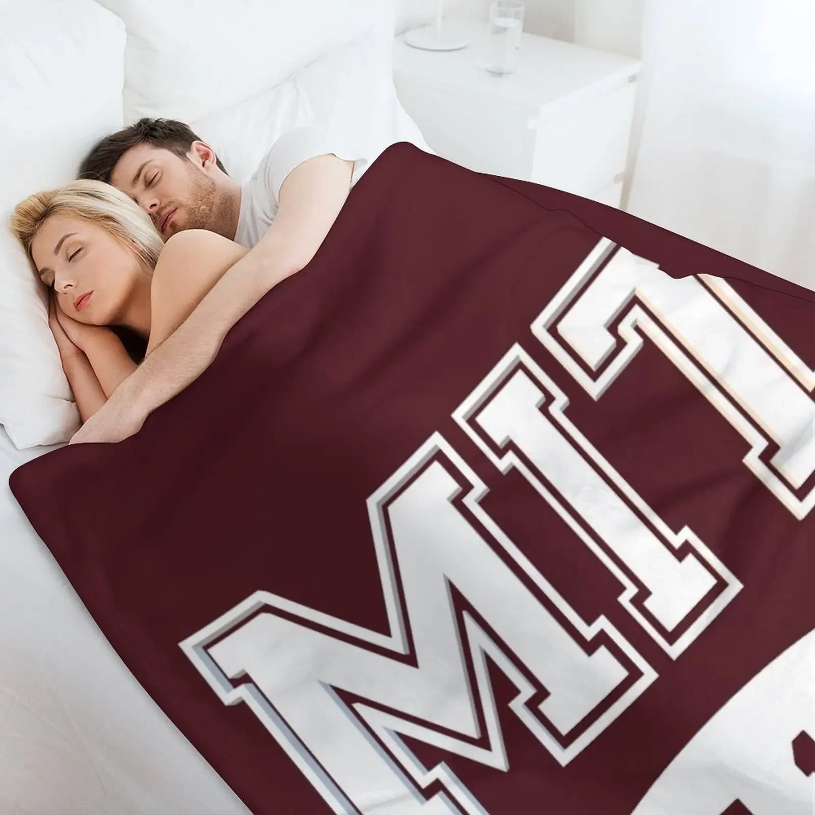 Фото MIT EST 1861 |   Плед MASSACHUSETTS VARSITY, уютное одеяло для сна, подарок для мамы и папы №4