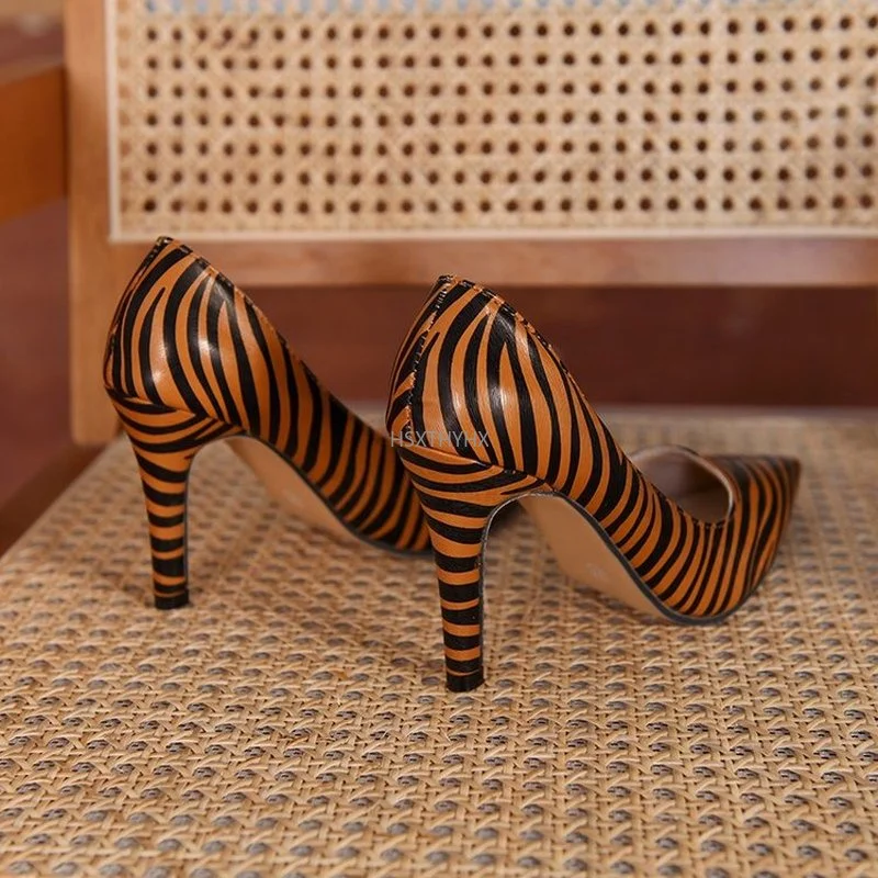 Сандалии женские на высоком каблуке пикантные босоножки со змеиным принтом