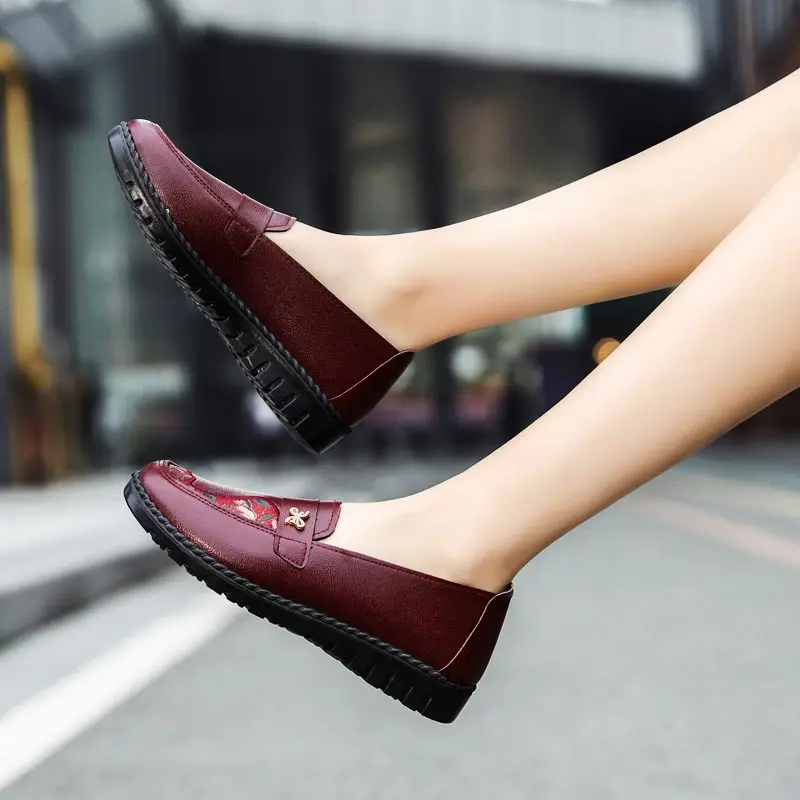 

slipon PU leather Running Shoes For Women Teni Red Ladies Sports Shoes Girl Women Sneakers 2022 Sneakers Sport Woman Shose